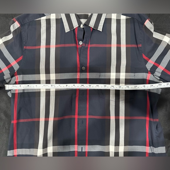 Classic Burberry Button up shirt Size L - Picture 7 of 9